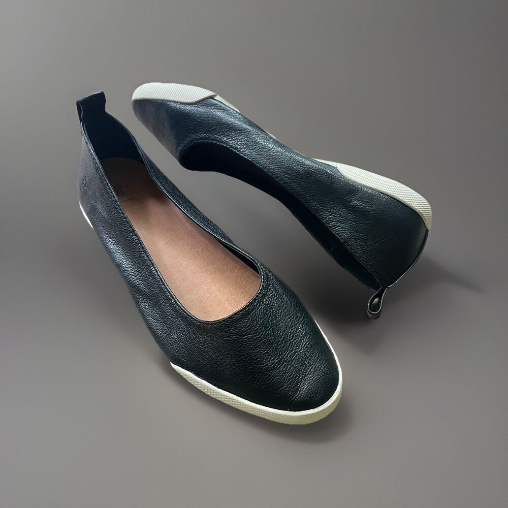 Frye Melanie SlipOn Black Leather Ballet Flat Sneaker Shoe Wom Sz 7 Travel Sleek
